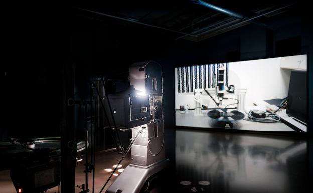 Drawn by the Pulse. Rosa Barba