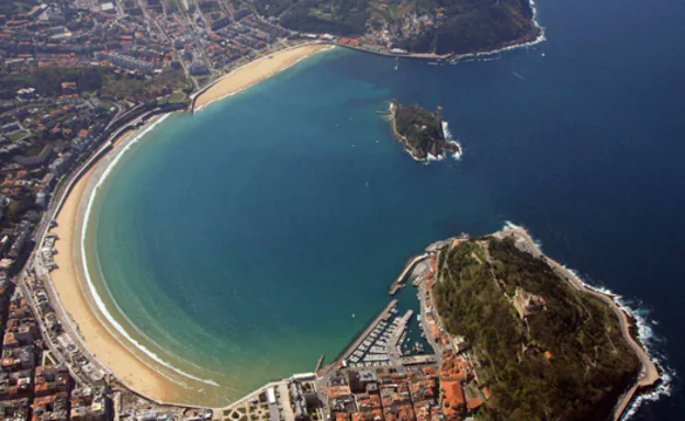 San Sebastian La Playa De La Concha Cada Vez Gusta Mas A Turistas