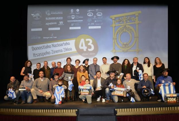 Los ganadores de esta edición del Ciclo de Cine Submarino, en la entrega de premios. / J. M. LÓPEZ