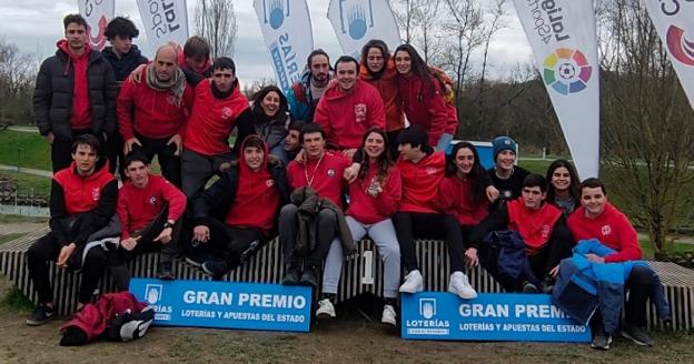 Parte del equipo de Santiagotarrak-ZAISA que participó en la Copa de España en Pau. /