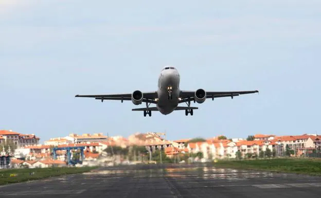 En agosto habrá vuelos directos desde San Sebastián a Mallorca y Málaga