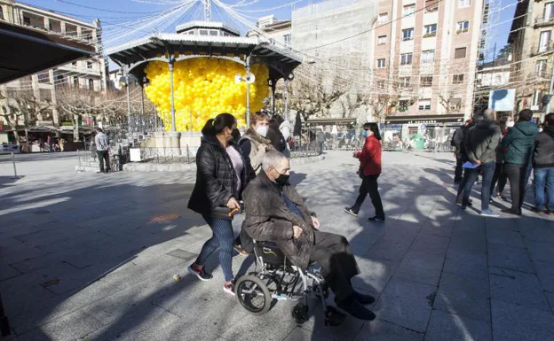 El recinto está delimitado por vallas y cuenta con un máximo de aforo para respetar las medidas. /f. de la hera