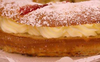 Son muchos los problemas que pueden surgir al elaborar un Roscón de Reyes./diariovasco.com