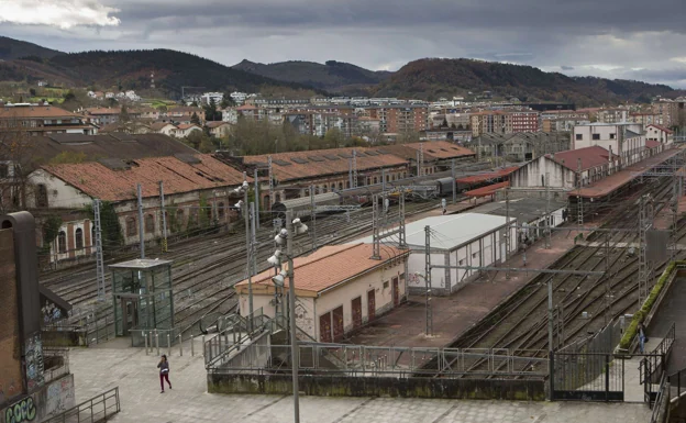 La regeneración ferroviaria supone ganar nuevos espacios para la ciudad en suelos que están en desuso. /F. de la Hera