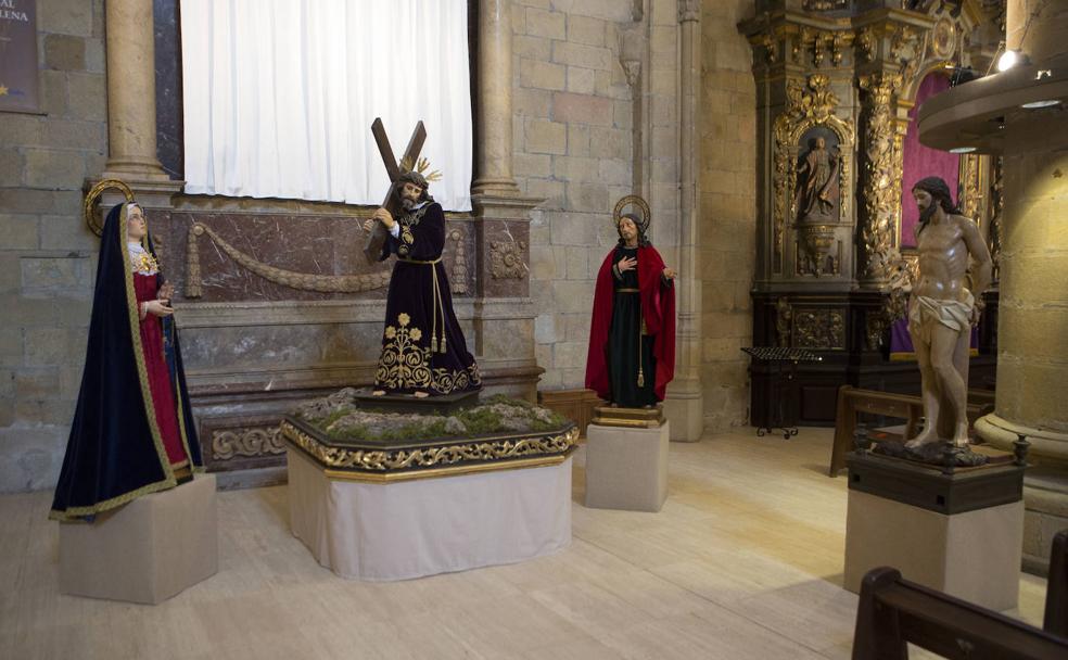La Dolorosa, Cristo con la cruz a cuestas, San Juan Evangelista y Cristo atado a la columna, cuatro de los pasos expuestos. / FOTOS F. DE LA HERA