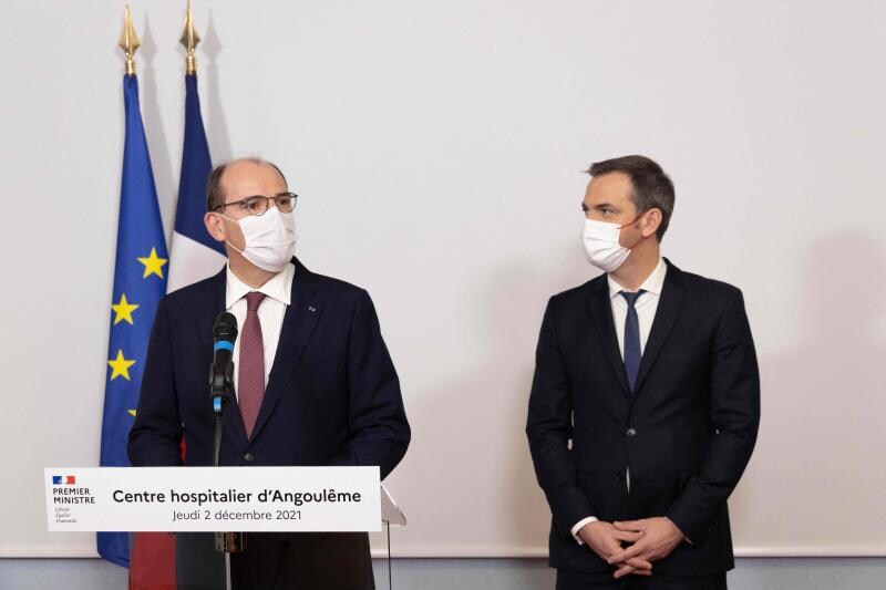 The French Prime Minister, Jean Castex, together with the Minister of Health Olivier Veran.