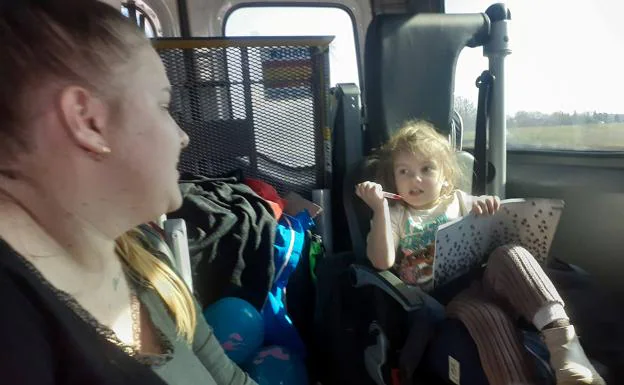 'Vika' jokes with Emilia, Uliana's 3-year-old daughter, at one point during the trip. 