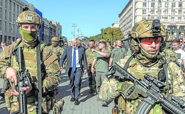 UK Acting Prime Minister Boris Johnson visited his Ukrainian counterpart Volodymyr Zelensky in kyiv on Wednesday on Ukraine's Independence Day.