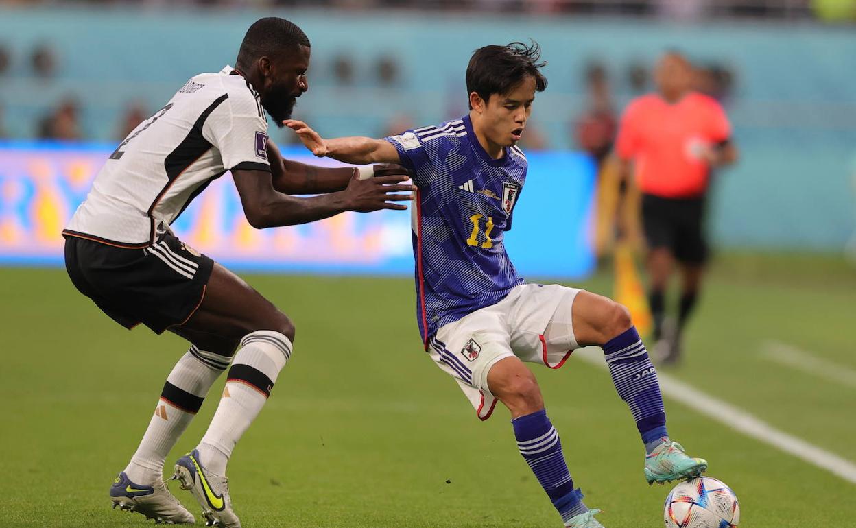 San Sebastian, Spain. 22nd Apr, 2023. (L-R) Takefusa Kubo, Imanol Alguacil  (Sociedad) Football/Soccer : Spanish La Liga Santander match between Real  Sociedad 2-1 Rayo Vallecano at the Reale Arena in San Sebastian