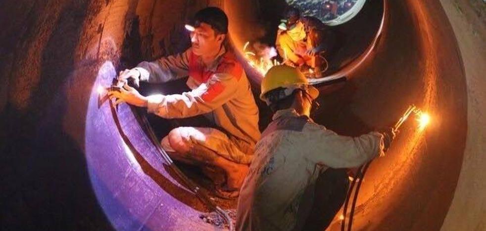 Recovered the lifeless body of a 10-year-old boy stuck in a well in Vietnam